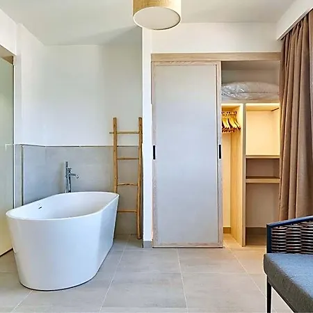 Szálloda Invisa Club Cala 4*