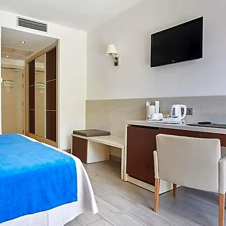 Invisa Club Cala 4* Santa Eularia des Riu