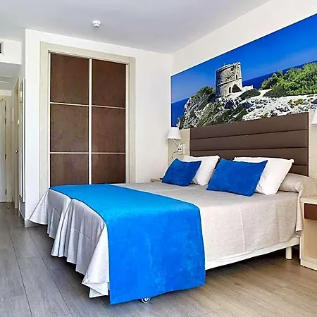 Invisa Club Cala Szálloda 4*