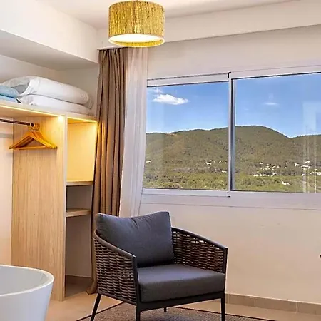 Invisa Club Cala 4*