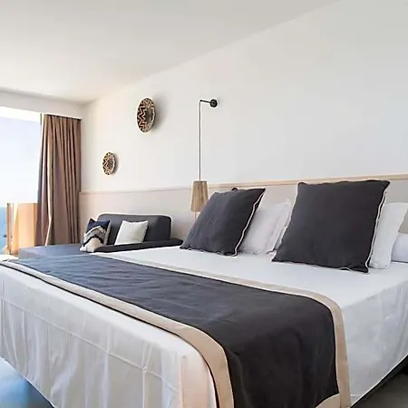Invisa Club Cala Szálloda 4*